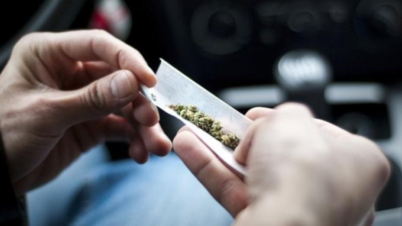 Канабис и амфети завъртяха главите на джигити, полицията ги спипа