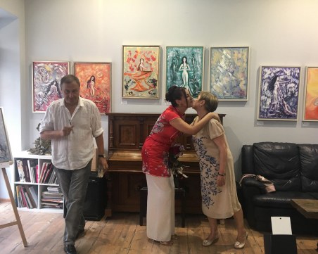 “Добрата орисница“ Ралица Стайкова материализира формите на духа