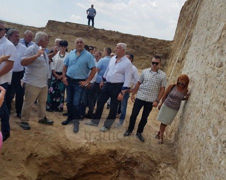 Борисов впечатлен от най-голямата могила на Балканите, изтъкна значимостта на Пловдив СНИМКИ