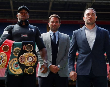 Дилиън Уайт изпреварва Кобрата за мач с Джошуа