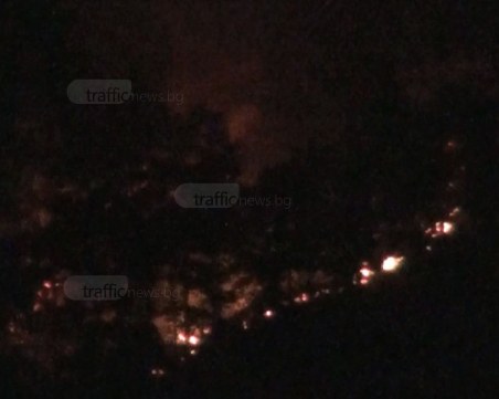 Огнената стихия бушува над Карлово! Огнеборци искат помощ от армията ВИДЕО