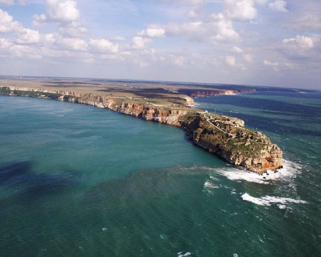 Съкровище край Черно море! Откриха гърне пълно с монети, броят ги