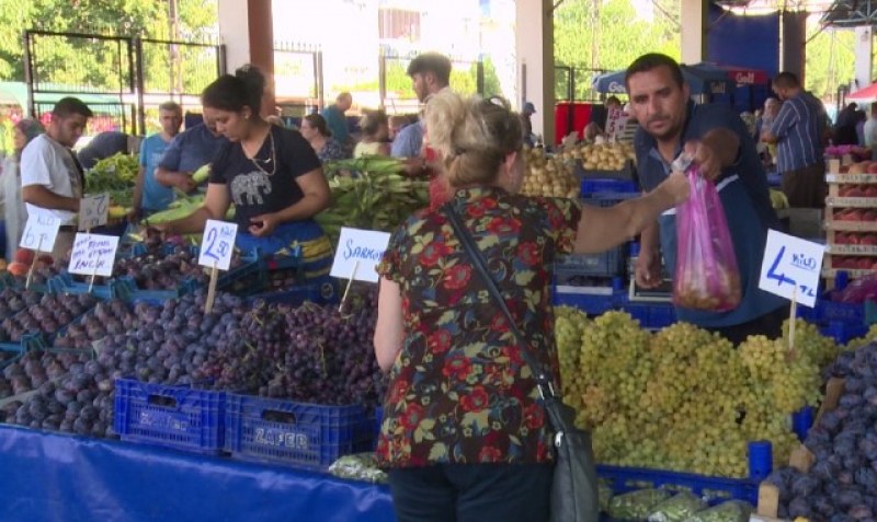 След срива на турската лира: Българи препълниха пазарите в Одрин