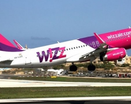 Свалиха 62-ма българи от самолети на Wizz Air
