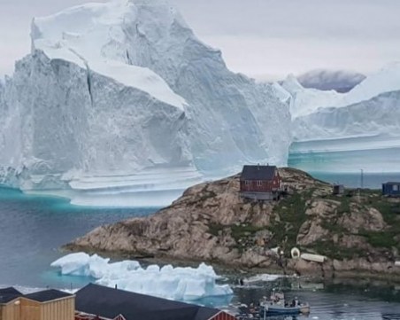 Най-дебелият лед в Арктика се пропука! Учените смятат, че това е ужасяващ сигнал