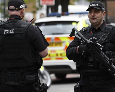 Откриха стрелба в метростанция в Лондон! Трима са ранени