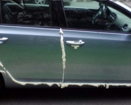 Вендета! Залепиха вратите на БМВ с монтажна пяна в Кършияка