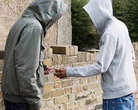 Всеки трети ученик поне веднъж в живота си е взимал наркотици