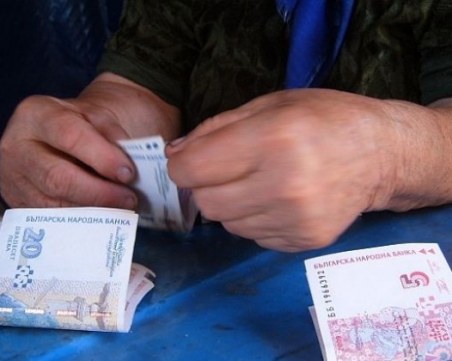 Жена даде 2700 евро уж в “помощ на полицията“