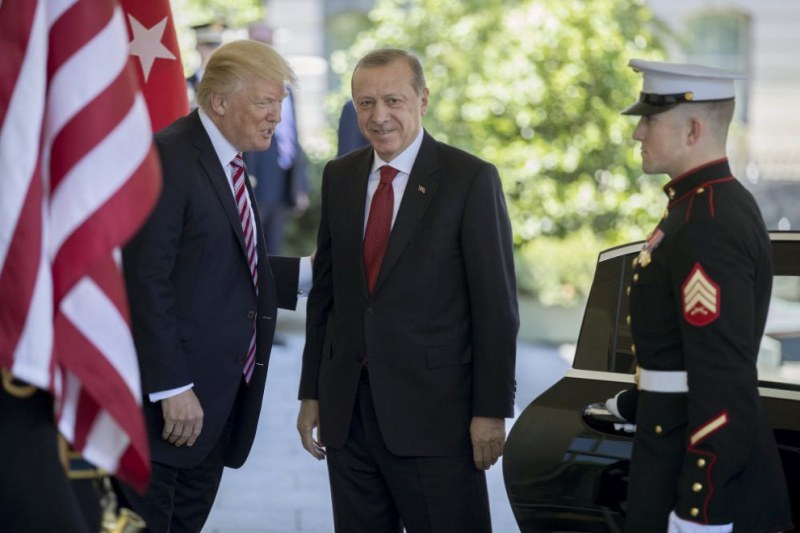 Тръмп се закани, че няма да има отстъпки за Турция