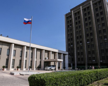 Евакуираха руското посолство в София