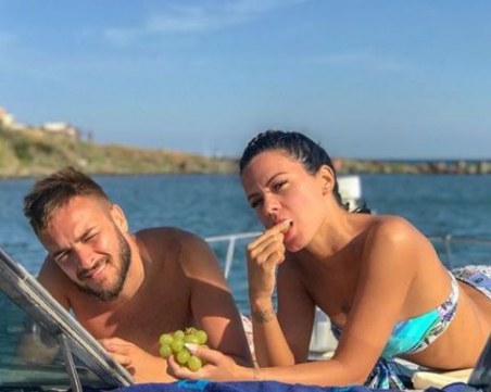 Криско и Цвети вдигнаха адреналина! Шпориха вълните с джет СНИМКИ