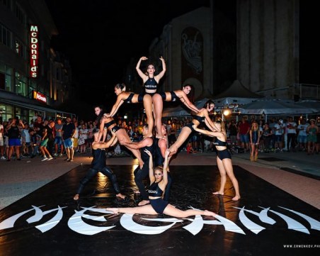 Атрактивно шоу на Главната събра погледите на над 1500 пловдивчани СНИМКИ