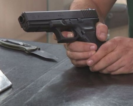 Бивше крупие обра казино в Раковски с пистолет- играчка