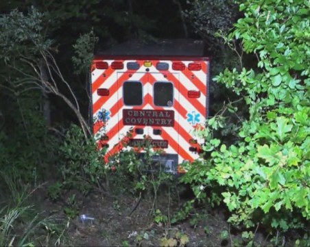 GTA на живо: Хлапе открадна линейка, блъсна моторист и катастрофира