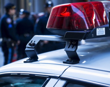 Мъж стреля по полицаи в центъра на Москва