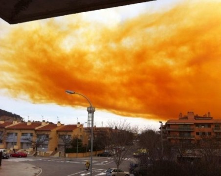 Отровен облак с частици сяра вкара над 100 души в болница