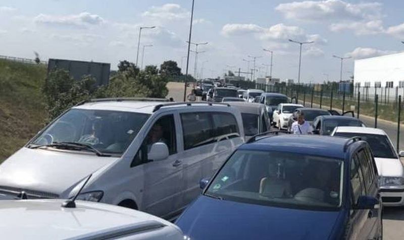 Ад на границата с Турция: Стотици автомобили блокирани на пункта
