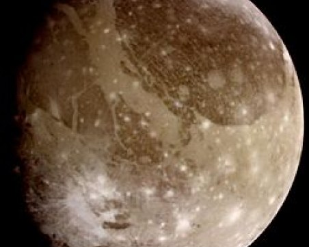 На най-голямата луна в Слънчевата система има 100 процента кислород