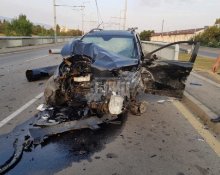 Пиян ТВ водещ от БНТ се помля в катастрофа в центъра на София