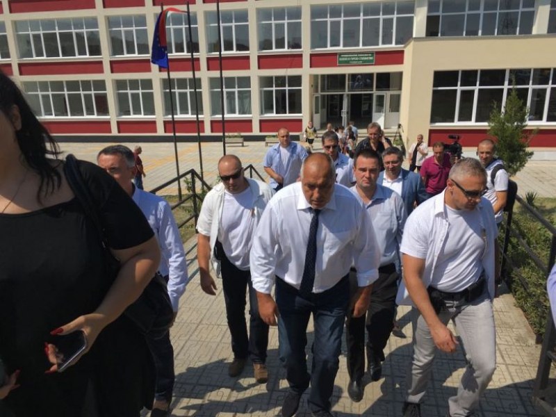 Борисов поиска от президента да поеме вина за падналите самолети