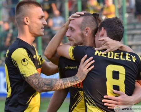 Двама от Ботев в младежкия национален отбор