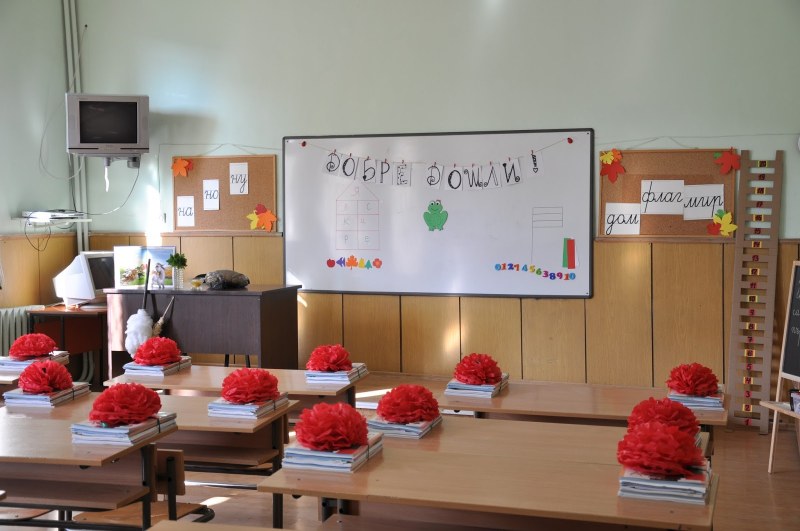 Има риск Пловдив да посрещне 15 септември без десетки учители