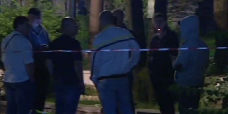 Простреляха младежи в училищен двор, издирват стрелеца
