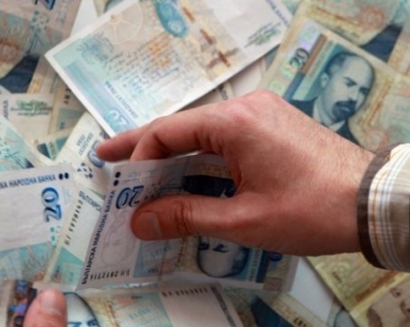 “Ало, ало...“ И 700 лева полетяха от балкона на пловдивски пенсионер