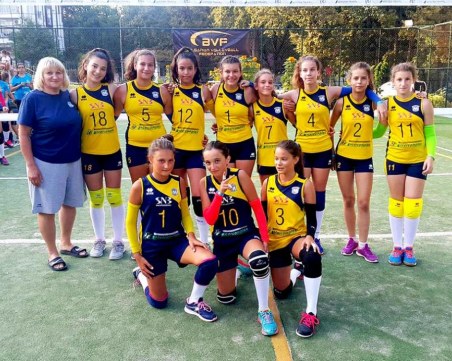 Малките маричанки на полуфинал в Китен