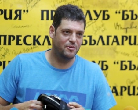 Пламен Константинов изригна: Бих теглил майната на всеки, който не иска да играе