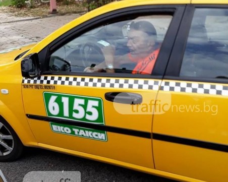 Шофьор на такси изскочи с бухалка да бие жена в центъра на Пловдив  СНИМКИ