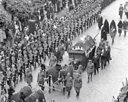 Смъртта на цар Борис III - теории и хипотези