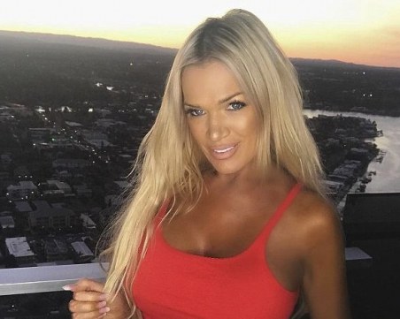 Това е най-сексапилната баба на света СНИМКИ и ВИДЕО 18+