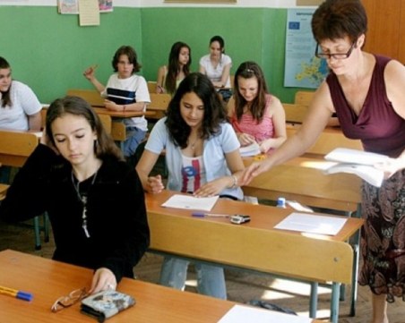 Зрелостниците писаха по откъс от разказа 