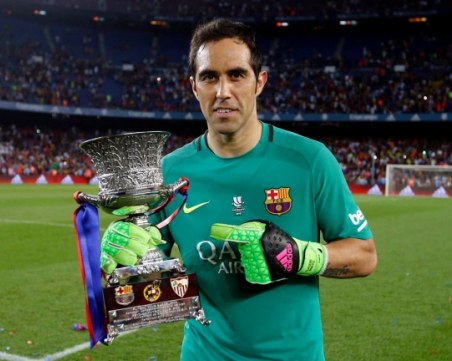 Реал Мадрид със затрогващ жест към бивш вратар на Барса