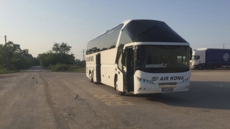 Кошмарна нощ за 54 българи в Унгрия след авария на автобуса, с който са пътували СНИМКИ