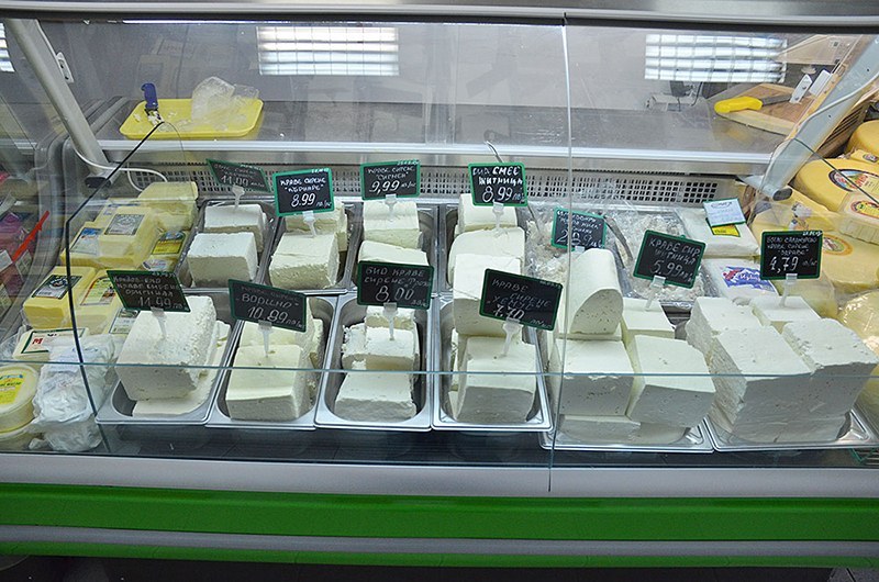 Проверяват производството и преопаковането на млечни и имитиращи продукти