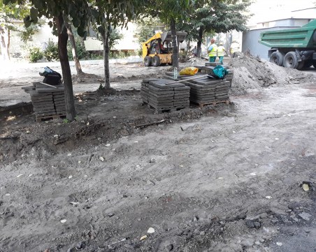 Правят нов паркинг в Кършияка СНИМКИ