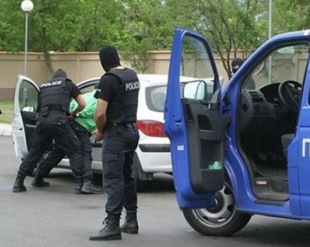 Криминалисти спипаха избягал затворник в центъра на Пловдив