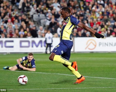 Юсеин Болт дебютира в професионалния футбол