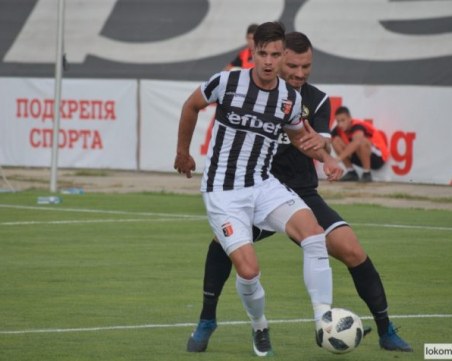 Локо продаде нападател в Полша