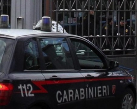 Полякиня нападна с нож хора на улица в италиански град, има убит