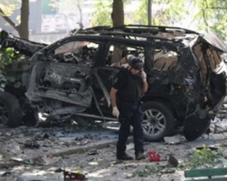 Взривиха джипа на известна телевизионна водеща СНИМКИ