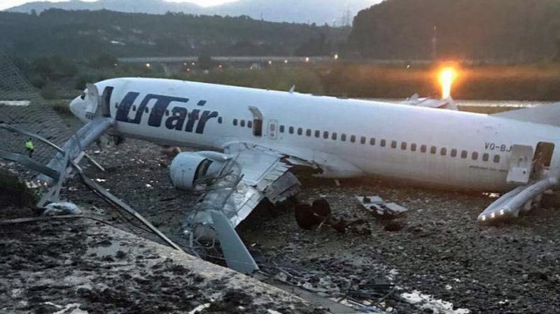 Самолет излезе от пистата в Сочи, десетки са ранени