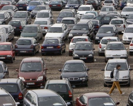 Над 50% по-висок ще е данъкът за коли на възраст над 20 години