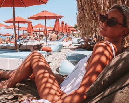 Откриха мъртва 20-годишна красавица на яхта на милиардер в Гърция СНИМКИ