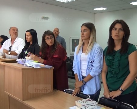 Танцьорката Габриела се изправи срещу битото от нея момиче в съда в Пловдив СНИМКИ+ВИДЕО