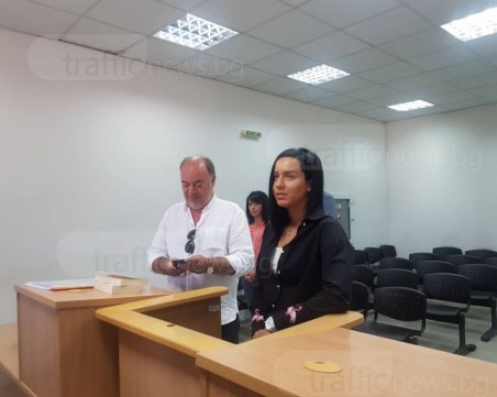 Заради ареста: Габриела се разделила с приятеля си Пачо, ще повтаря първи курс ВИДЕО