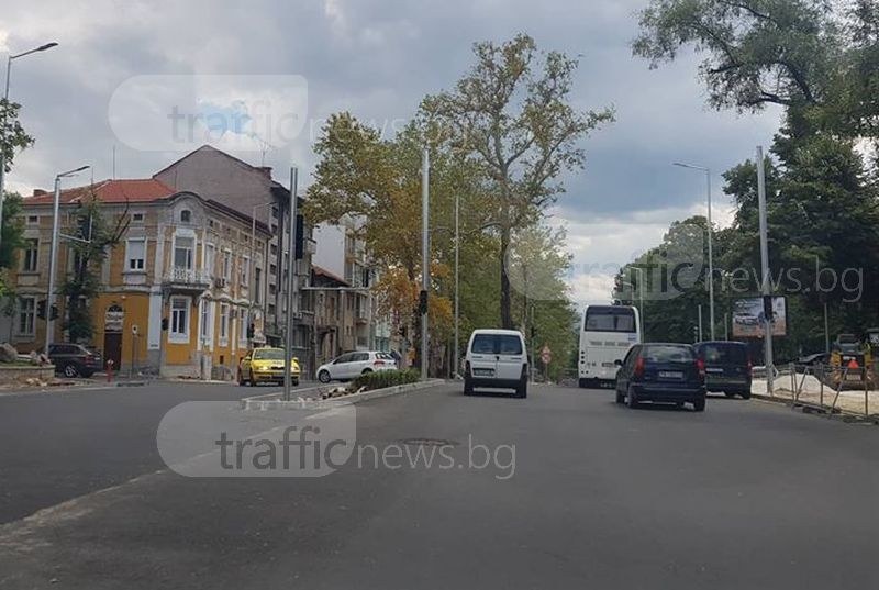 Затварят два възлови булеварда в Пловдив за 1-2 дни, полагат асфалт